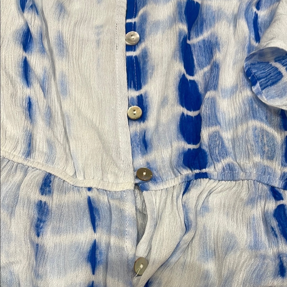 Chic Blue and White Women's Top - Picture 4 of 5